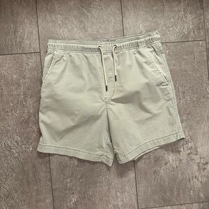 American Eagle Light Gray Shorts Size Small EUC